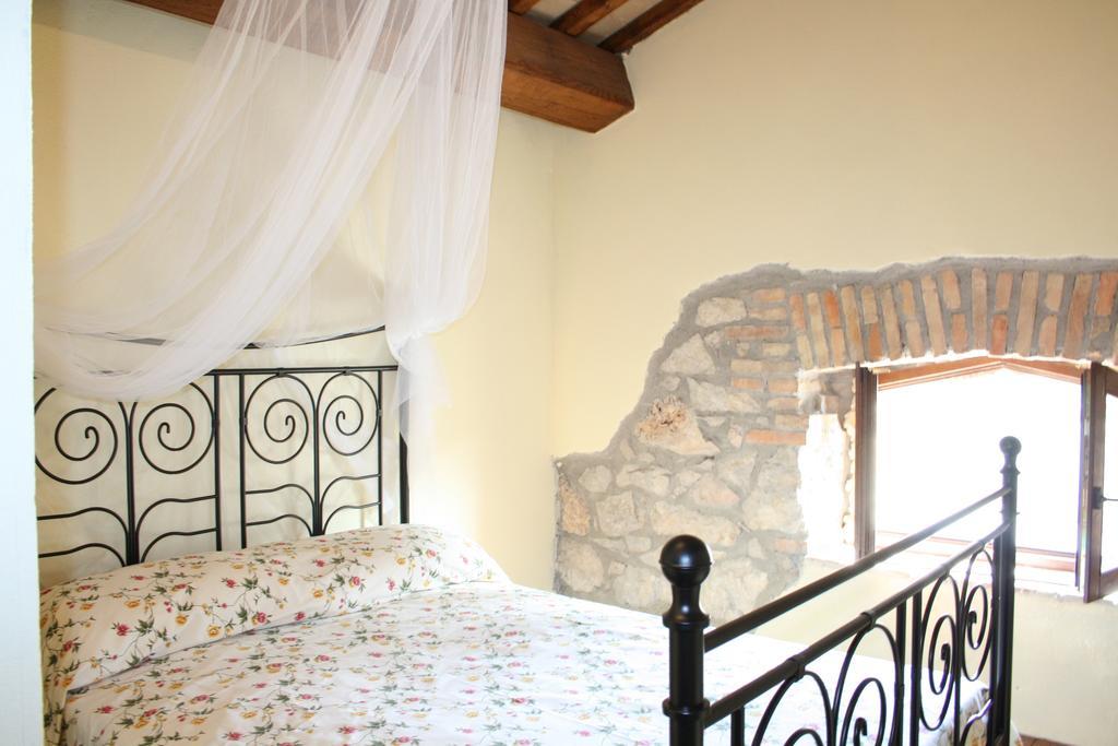 Agriturismo Terre Di Musignano Canino Habitación foto